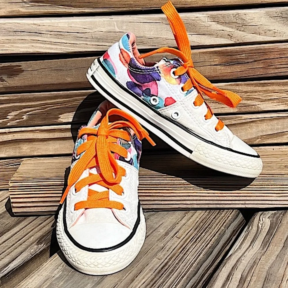 - Converse Sz 11 Paint Blot White Sneakers Orange Laces! EUC!